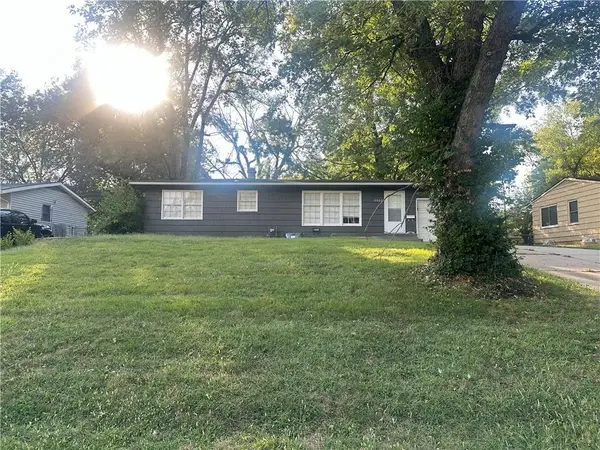 10002 Belmont Avenue, Kansas City, MO 64134