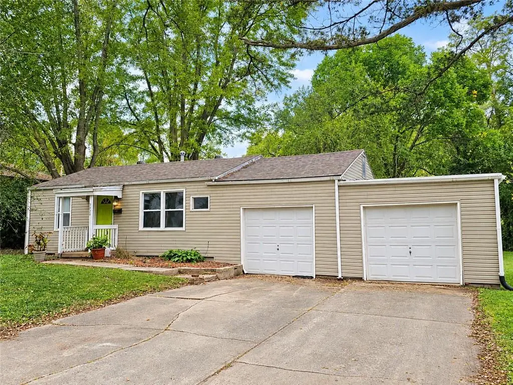 5520 Hardy Avenue, Raytown, MO 64133 - #1