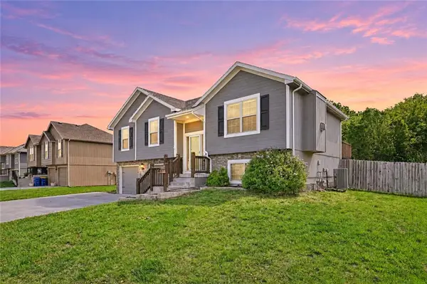 19205 Switchgrass Drive, Smithville, MO 64089
