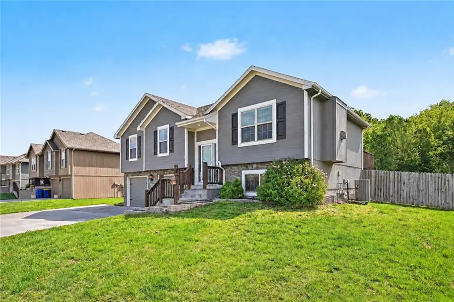 19205 Switchgrass Drive, Smithville, MO 64089 - #2