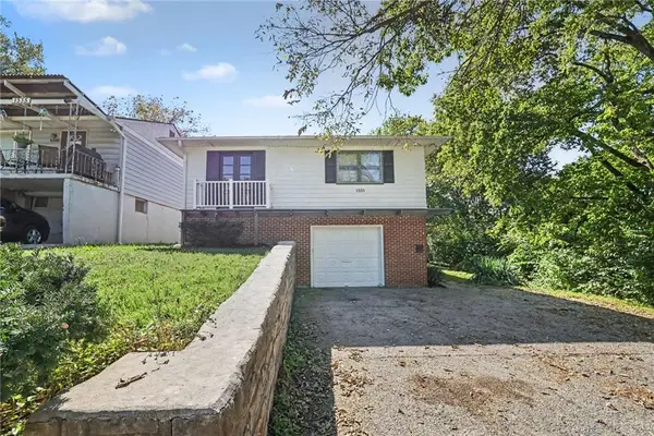 1333 E 84th Terrace, Kansas City, MO 64131