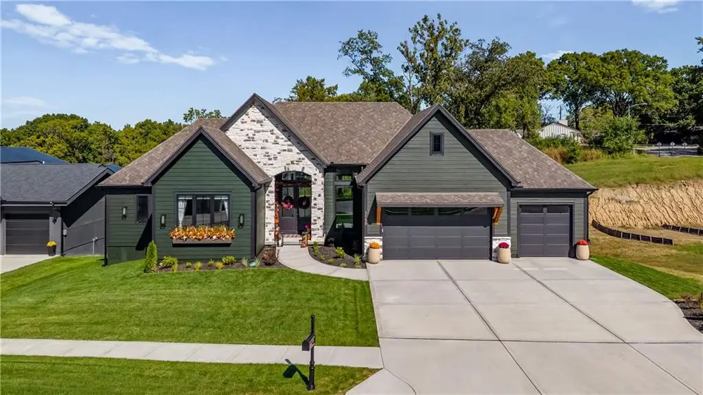 2150 NW Scenic View Drive, Riverside, MO 64150 - #1