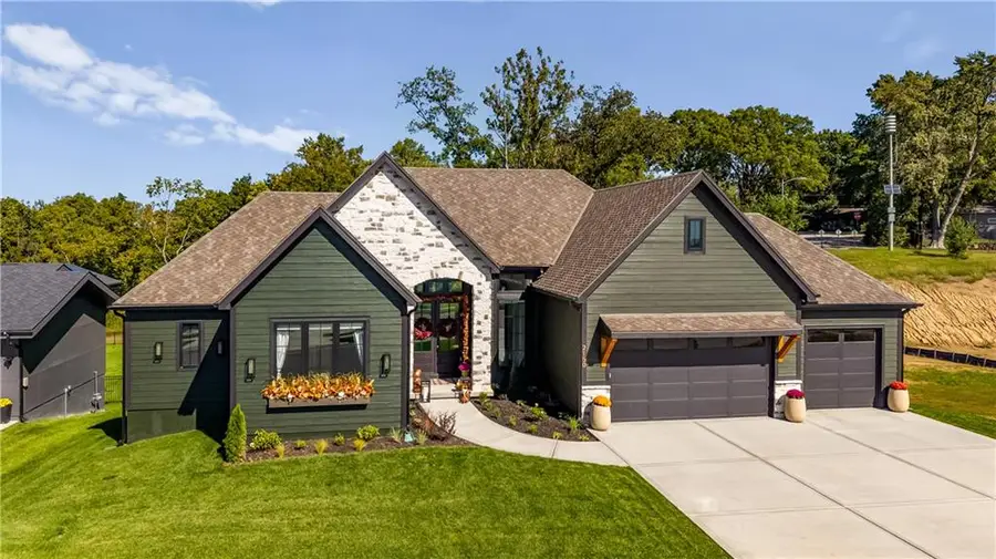 2150 NW Scenic View Drive, Riverside, MO 64150 - #2