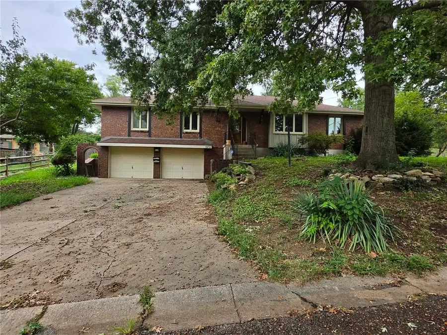 15932 E 41st Street S, Independence, MO 64055 - #3