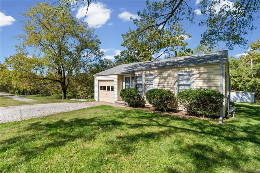 8108 9 Highway, Kansas City, MO 64152 - #2