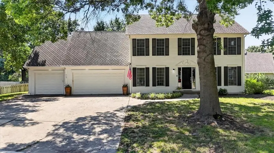 713 NW Eagle Ridge Circle, Lees Summit, MO 64081 - #2