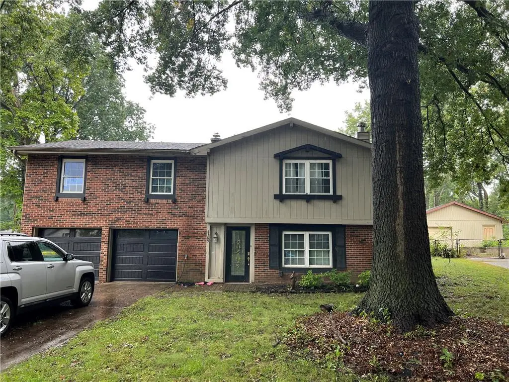 5309 NE 57th Street, Kansas City, MO 64119 - #1