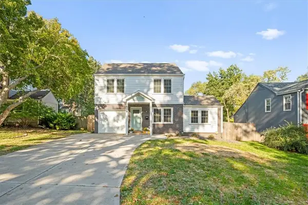 8639 Maiden Lane, Kansas City, MO 64114