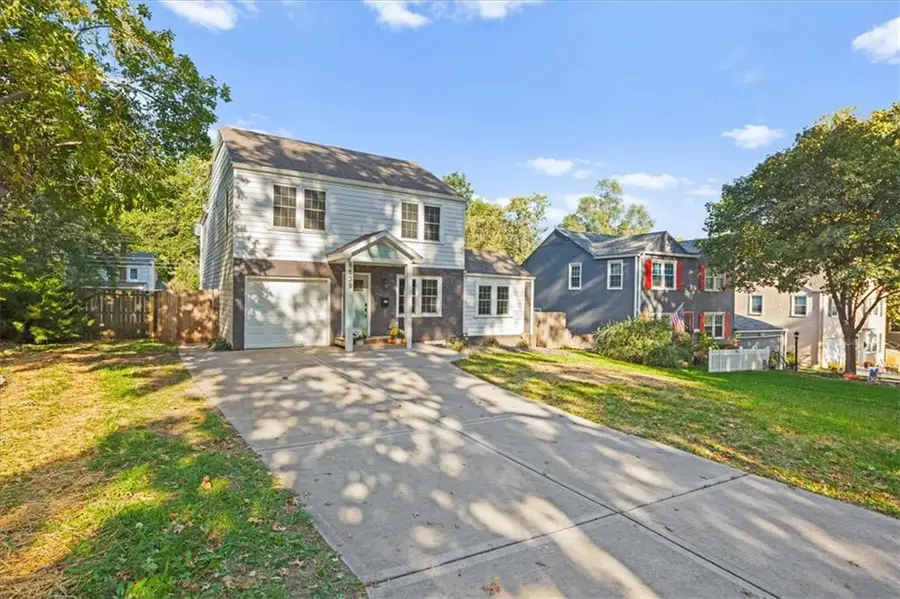 8639 Maiden Lane, Kansas City, MO 64114 - #2