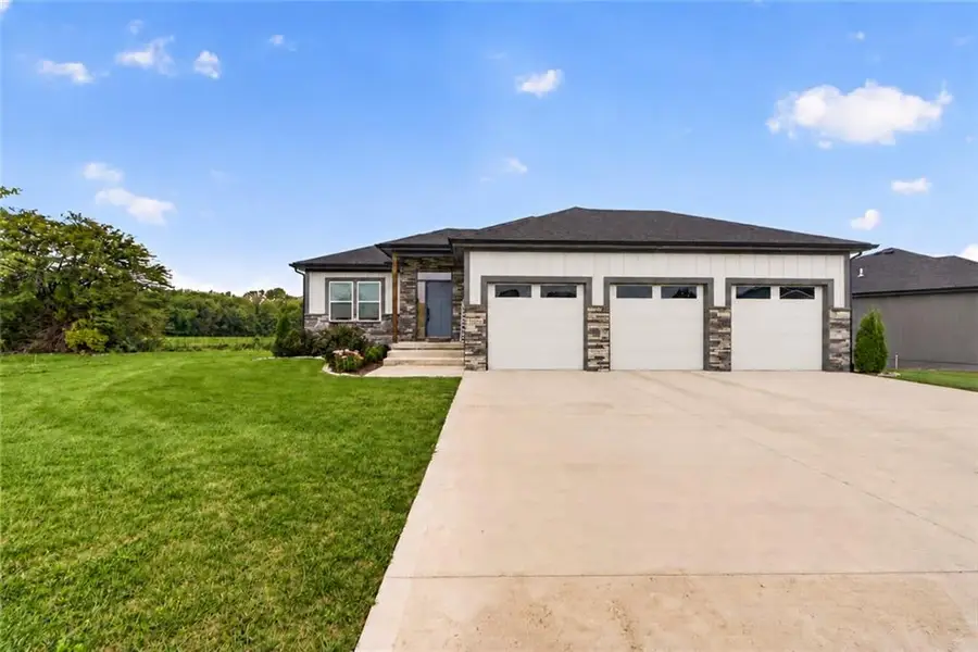 1206 Lady's Lane, Harrisonville, MO 64701 - #3