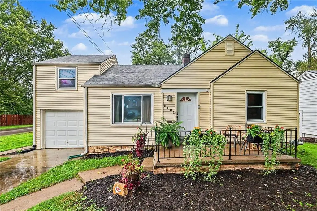 8101 Belleview Avenue, Kansas City, MO 64114 - #1