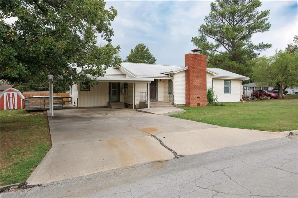 1008 Coronada Street, Coffeyville, KS 67337 - #1