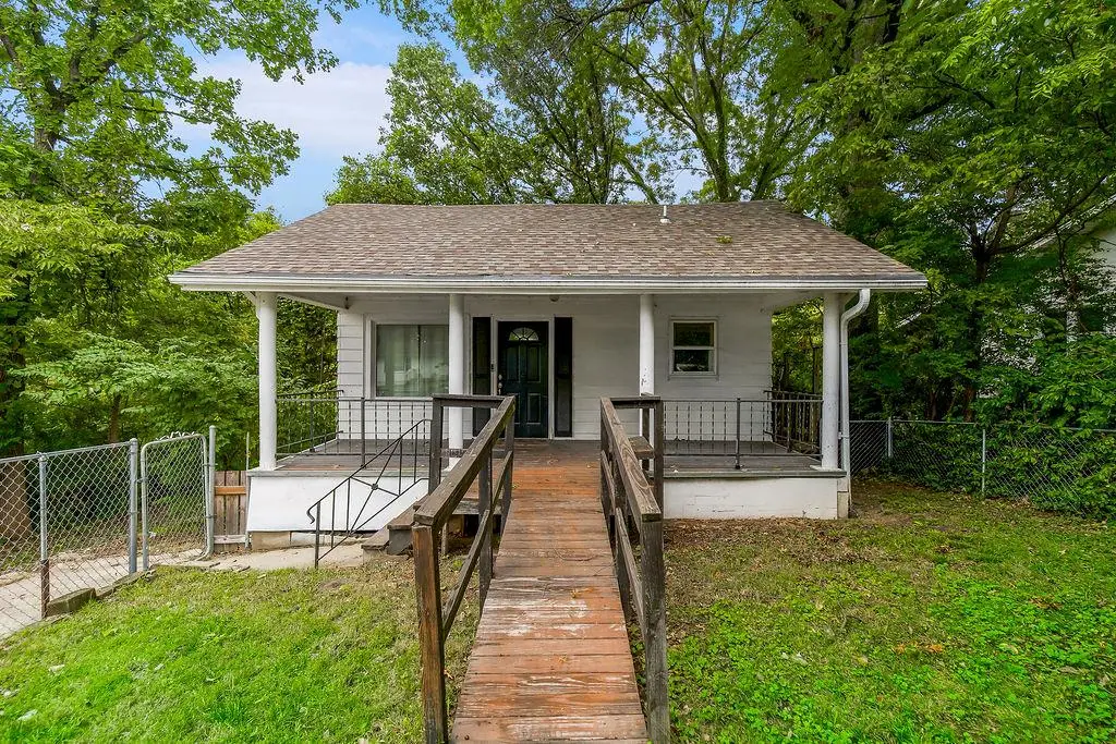 11410 E 25th Street S, Independence, MO 64052 - #1