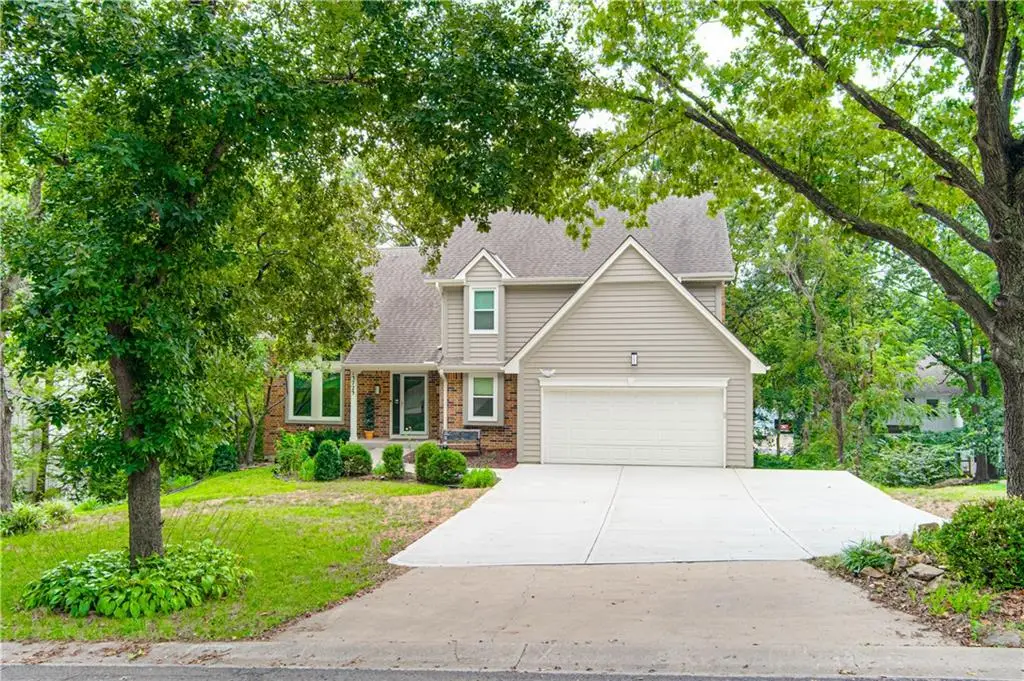 13723 W 75th Place, Lenexa, KS 66216 - #1