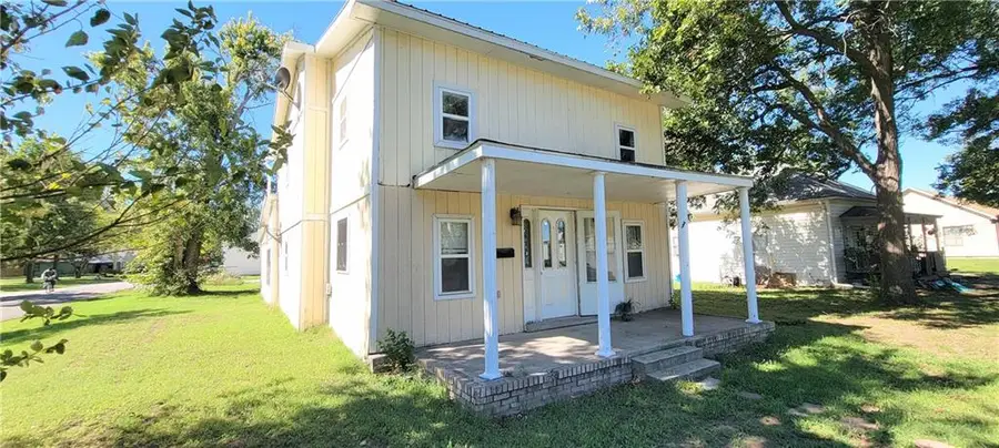 28 Ohio Street, Iola, KS 66749 - #2