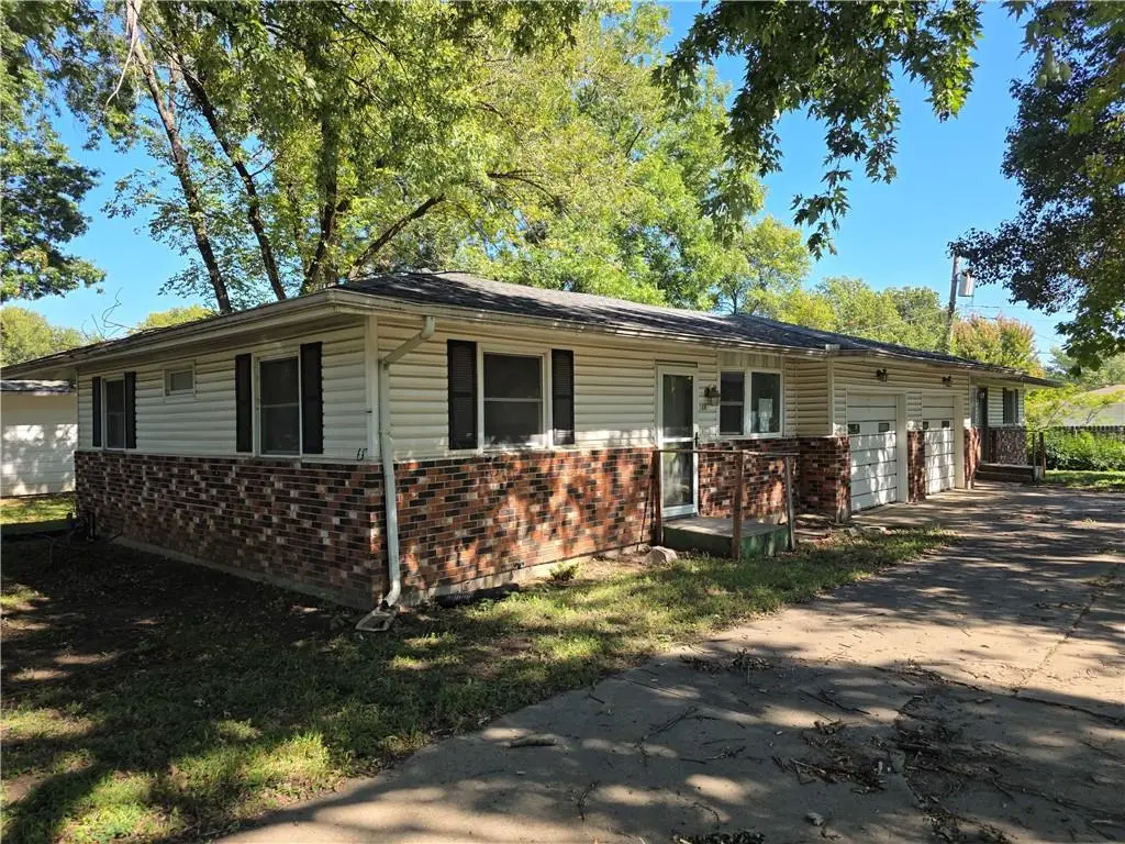 108 S Hayes Street, Garnett, KS 66032 - #1