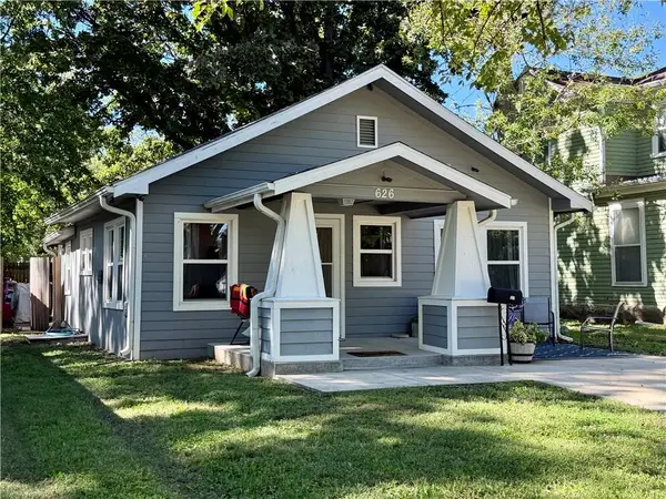 626 S Locust Street, Ottawa, KS 66067