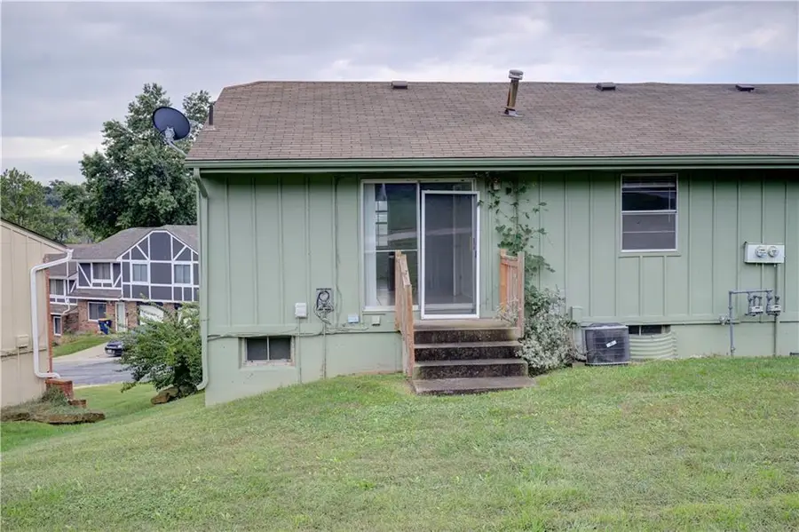 10508 E 41st Street, Kansas City, MO 64133 - #3