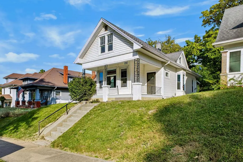 2325 S 15th Street, Saint Joseph, MO 64503 - #1