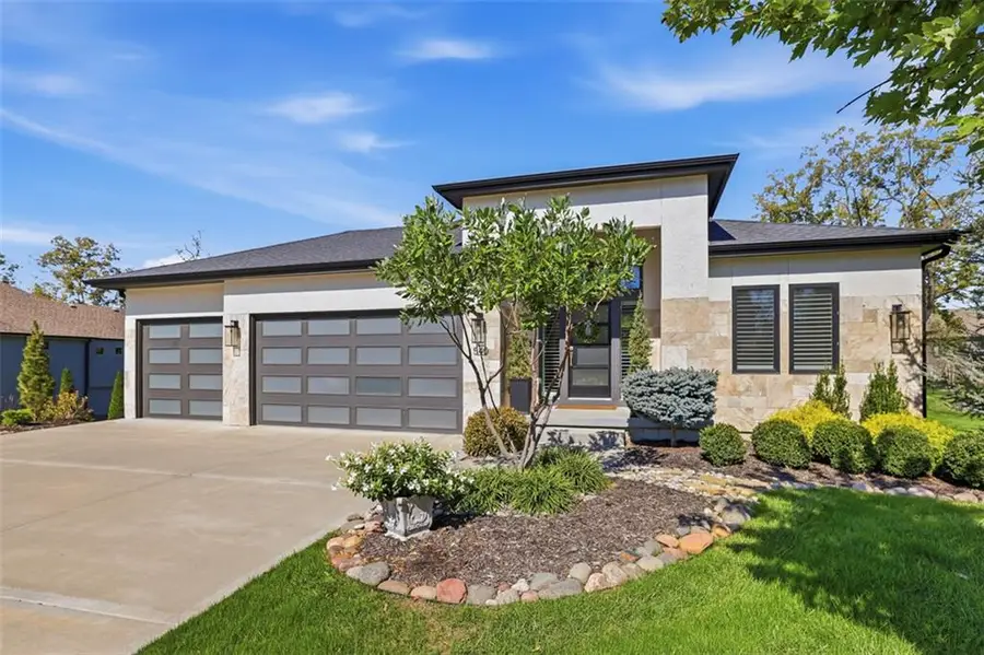 540 South Shore Drive, Lake Winnebago, MO 64034 - #2