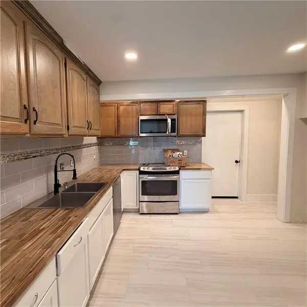 5827 Brooklyn Avenue, Kansas City, MO 64130