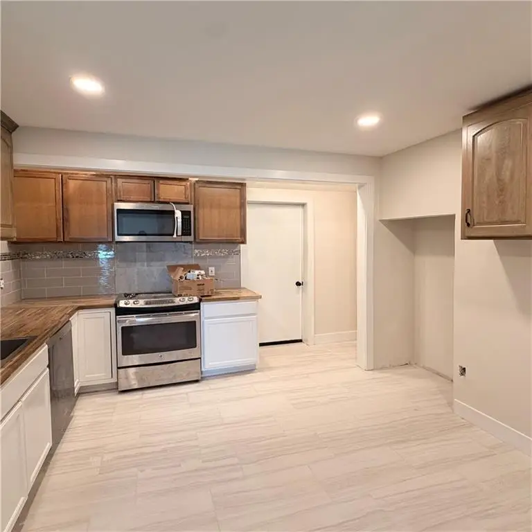5827 Brooklyn Avenue, Kansas City, MO 64130 - #2