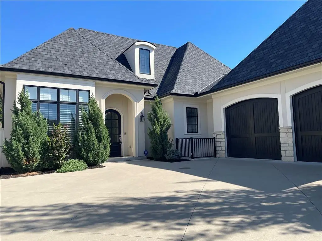 9341 Linden Reserve Drive, Prairie Village, KS 66207 - #1