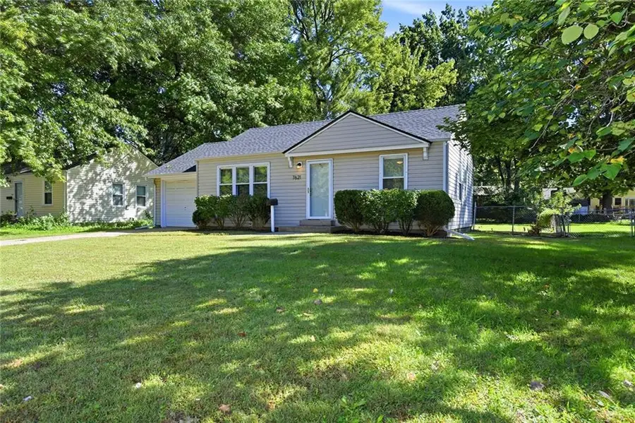 7621 Conser Street, Overland Park, KS 66204 - #2