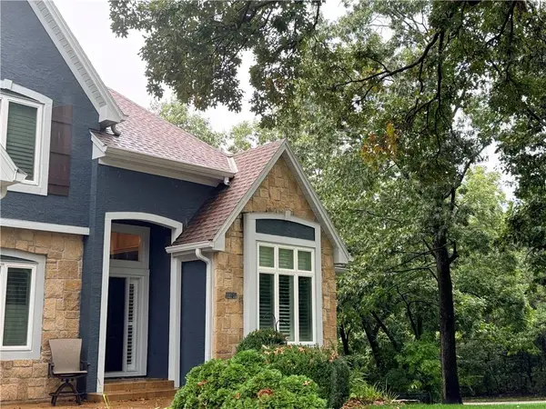 6400 Gladstone Drive, Shawnee, KS 66218