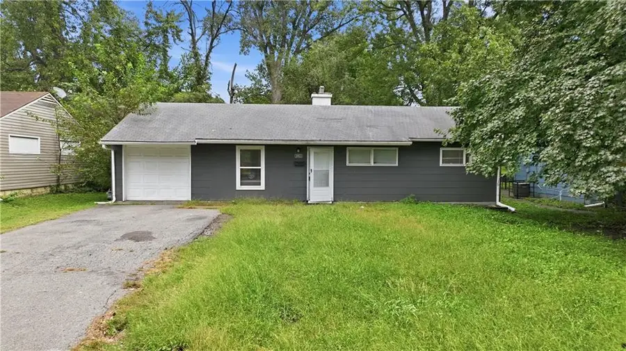 10923 Bennington Avenue, Kansas City, MO 64134 - #2