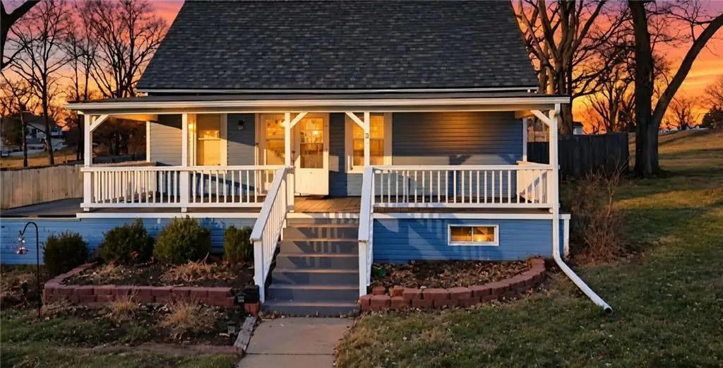 36 Logan Street, Leavenworth, KS 66048 - #1