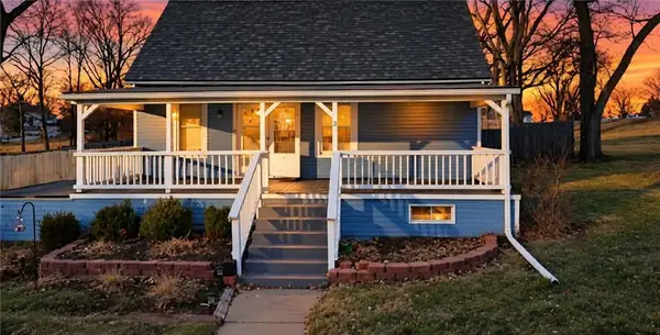36 Logan Street, Leavenworth, KS 66048
