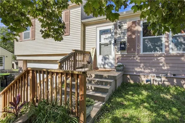 16108 E 32nd Street S, Independence, MO 64055