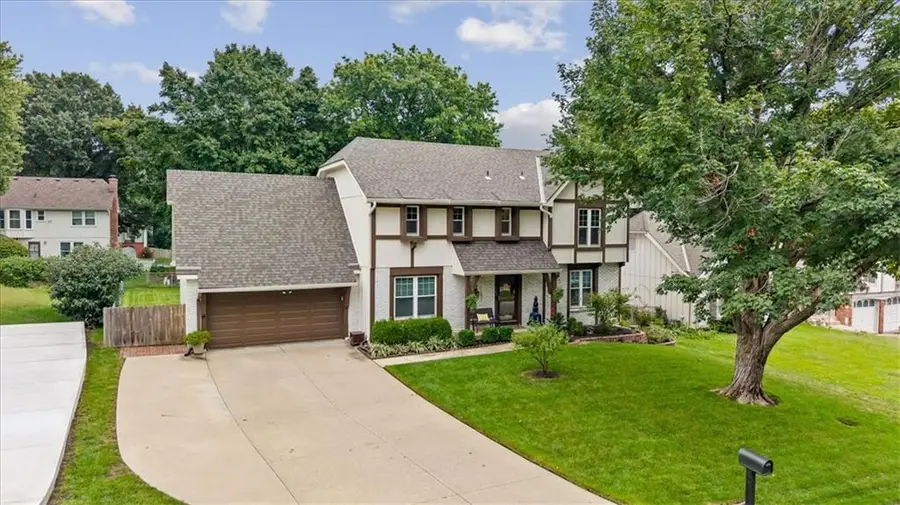 10417 Oakmont Street, Overland Park, KS 66215 - #3