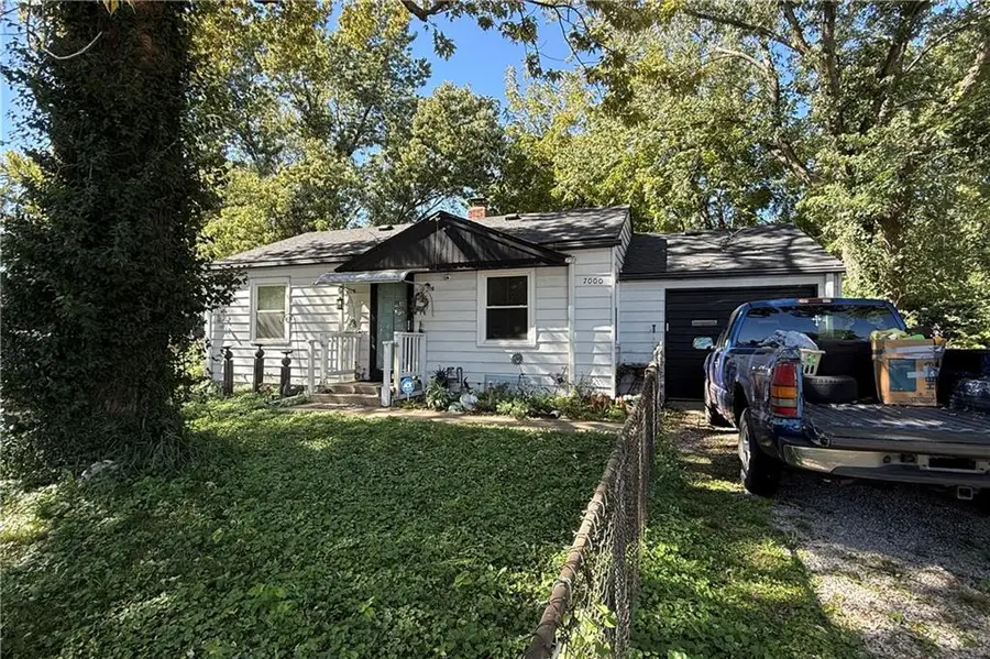 7000 Hunter Street, Raytown, MO 64133 - #3
