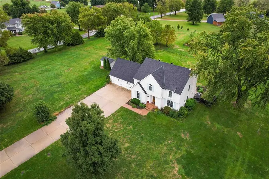 3955 W 214th Street, Bucyrus, KS 66013 - #2