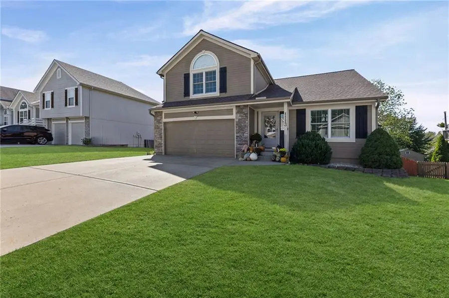 1113 Creekside Court, Raymore, MO 64083 - #2