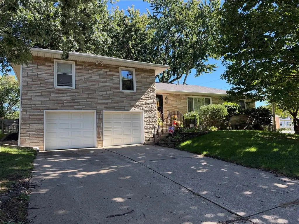 4121 N Briarcliff Road, Kansas City, MO 64116 - #1