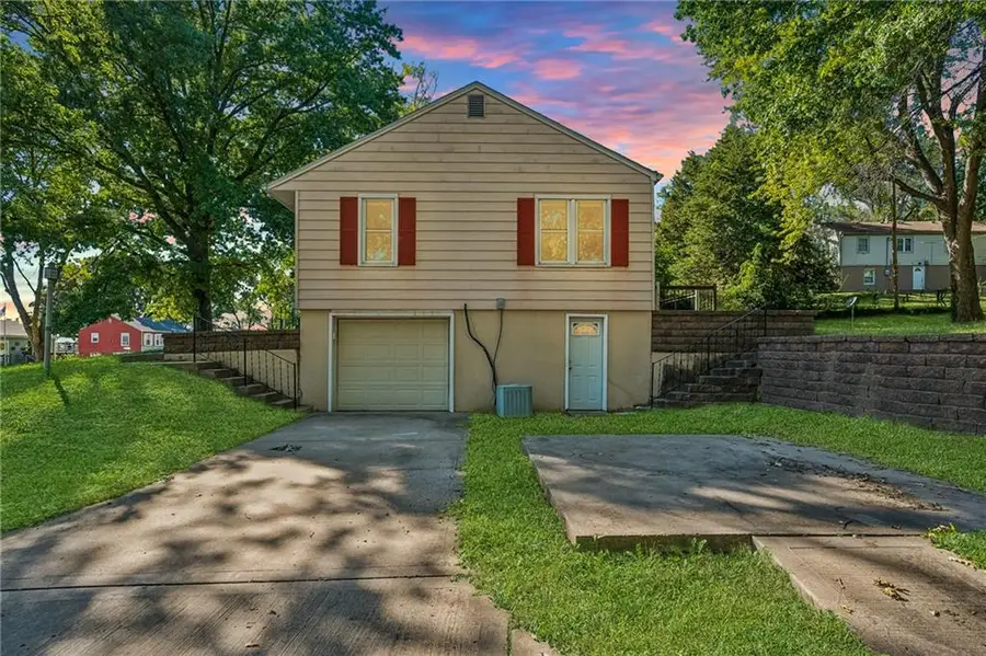 1024 Orchard Avenue, Liberty, MO 64068 - #2