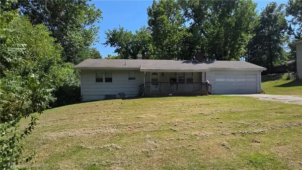 4801 NW 61st Street, Kansas City, MO 64151