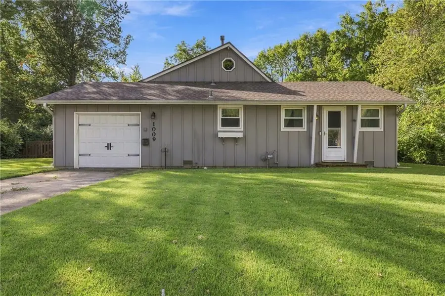1009 E 134th Street, Grandview, MO 64030 - #2