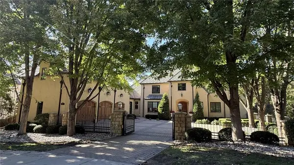 8616 N Marsh Avenue, Kansas City, MO 64157