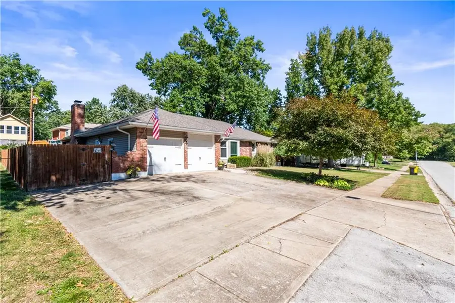 15390 E 45th Street S, Independence, MO 64055 - #2