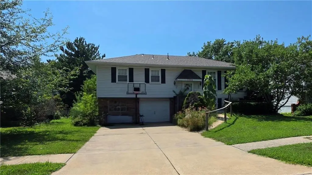 7908 NW Milrey Drive, Kansas City, MO 64152 - #1