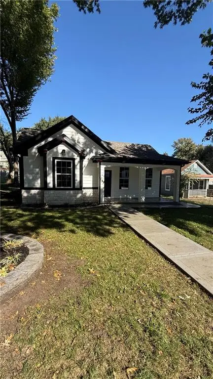 614 Spruce Street, Leavenworth, KS 66048