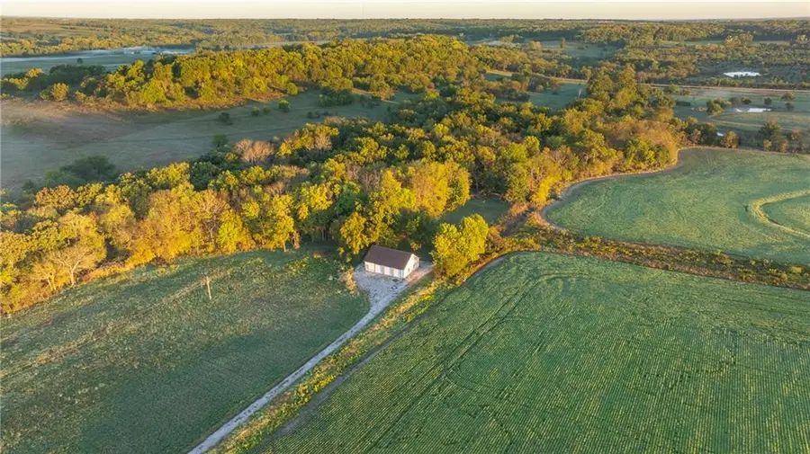18498 E 1600 Road, Pleasanton, KS 66075 - #2