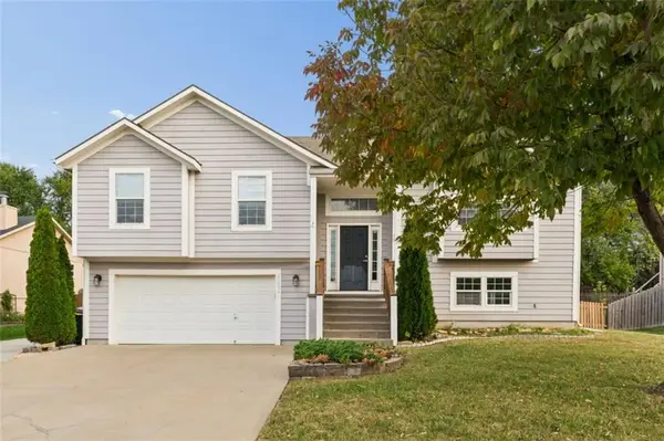 20556 W 220th Terrace, Spring Hill, KS 66083