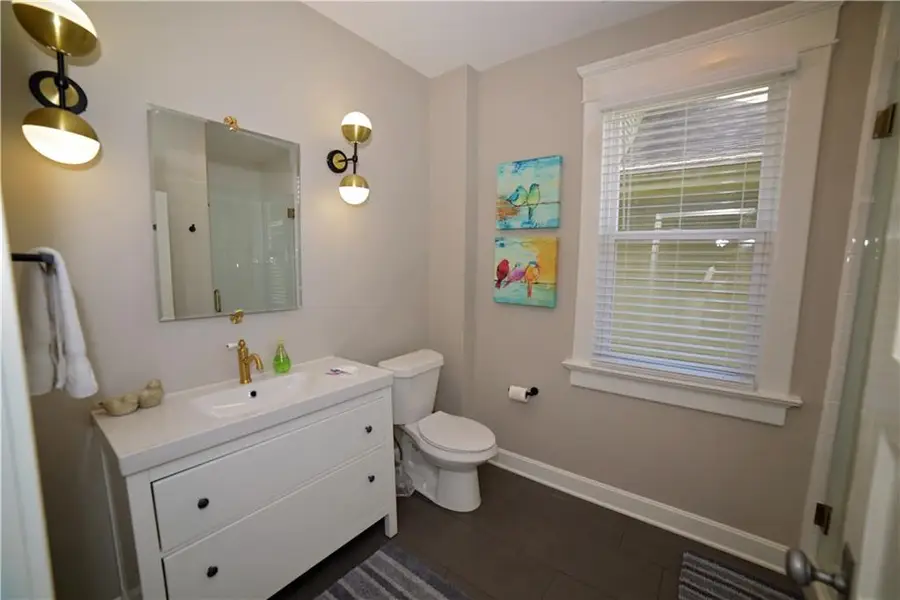 3643 Wyandotte Street, Kansas City, MO 64111 - #2