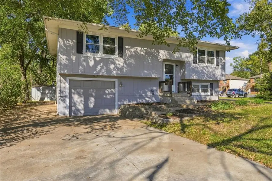 300 W Johnson Street, Spring Hill, KS 66083 - #3