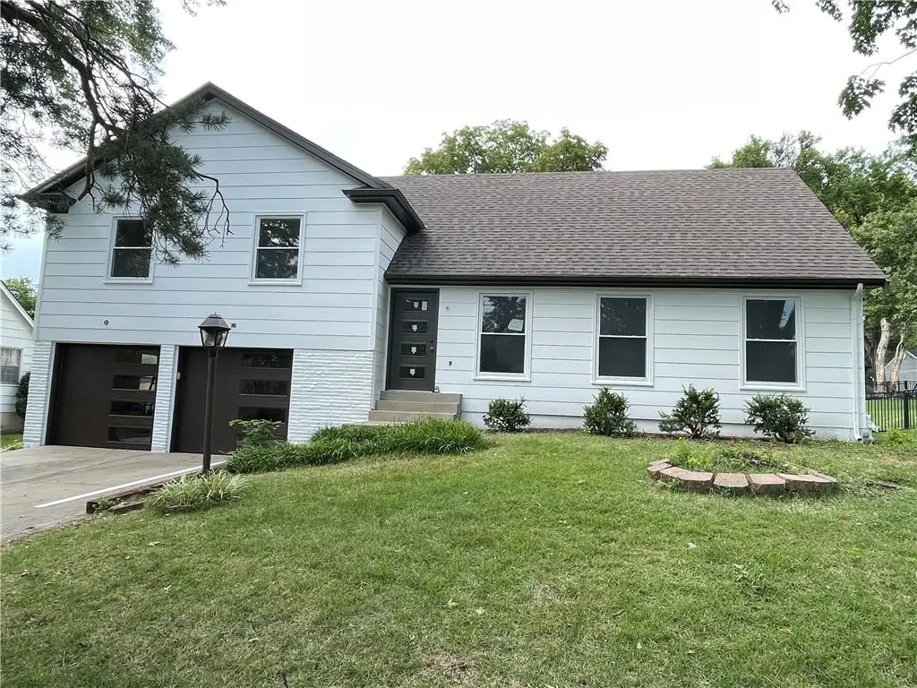6922 W 101st Street, Overland Park, KS 66212 - #1